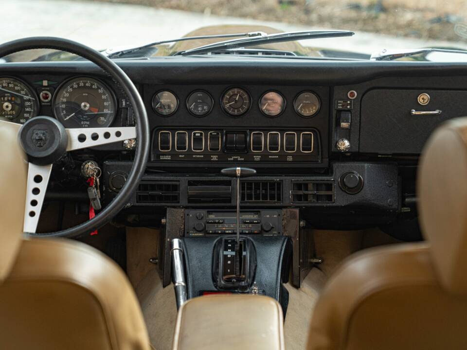 Bild 36/50 von Jaguar E-Type V12 (2+2) (1971)