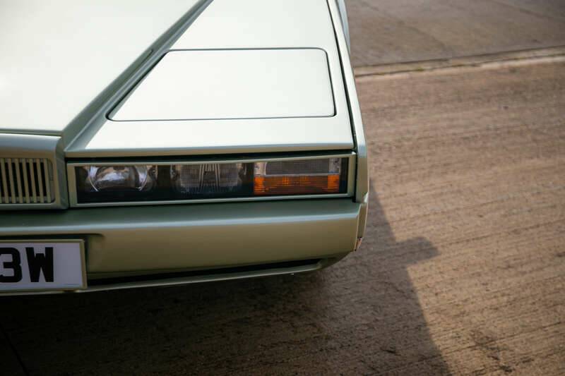Image 13/39 of Aston Martin Lagonda (1982)