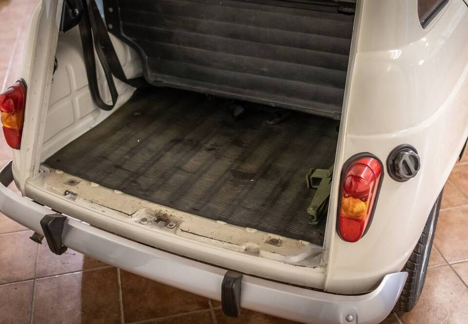 Immagine 51/54 di Renault R 4 TL (1987)