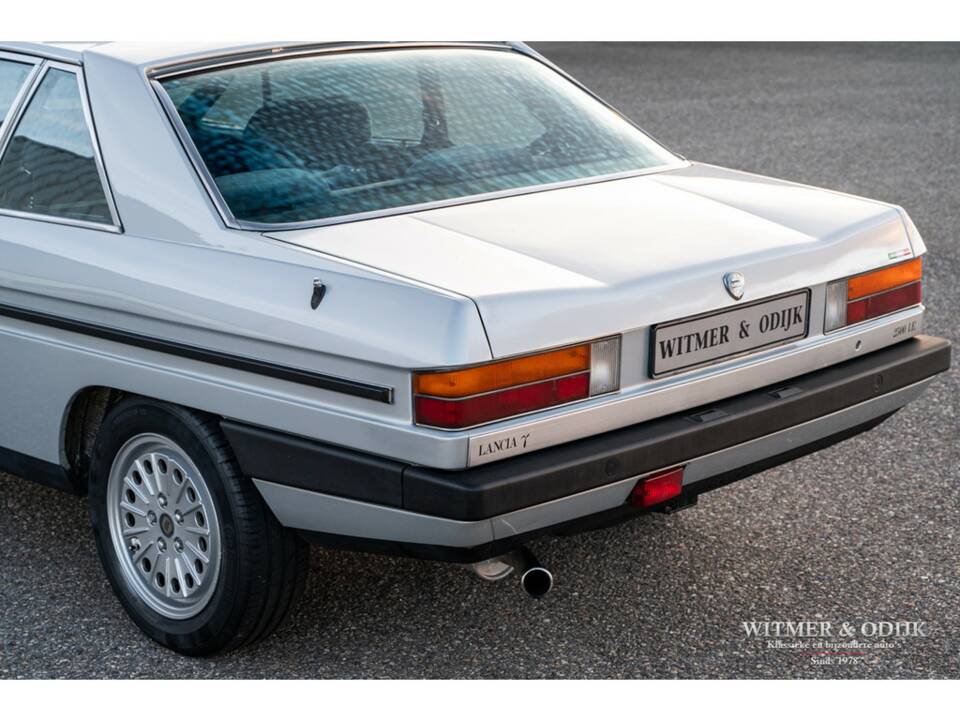 Immagine 9/25 di Lancia Gamma Coupe 2500 I.E. (1981)