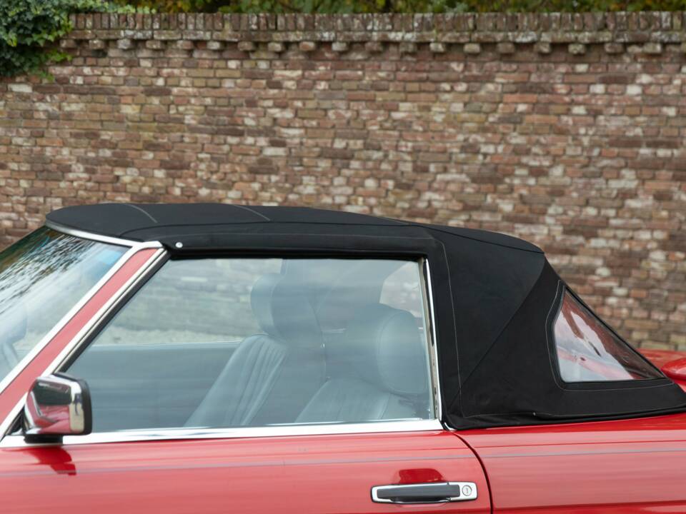 Imagen 17/50 de Mercedes-Benz 560 SL (1986)