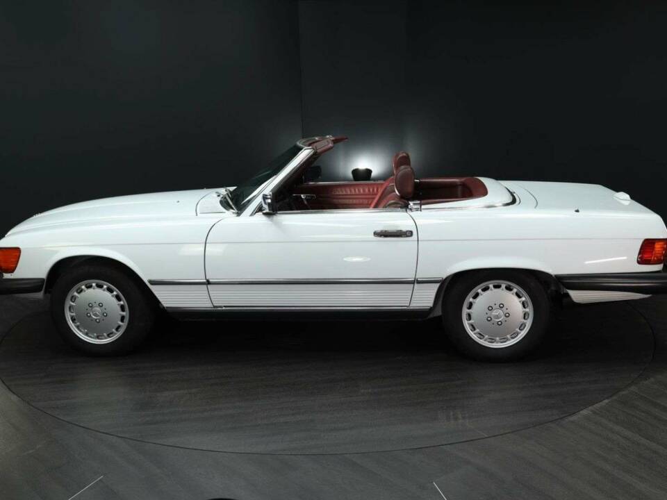 Image 3/30 of Mercedes-Benz 560 SL (1988)