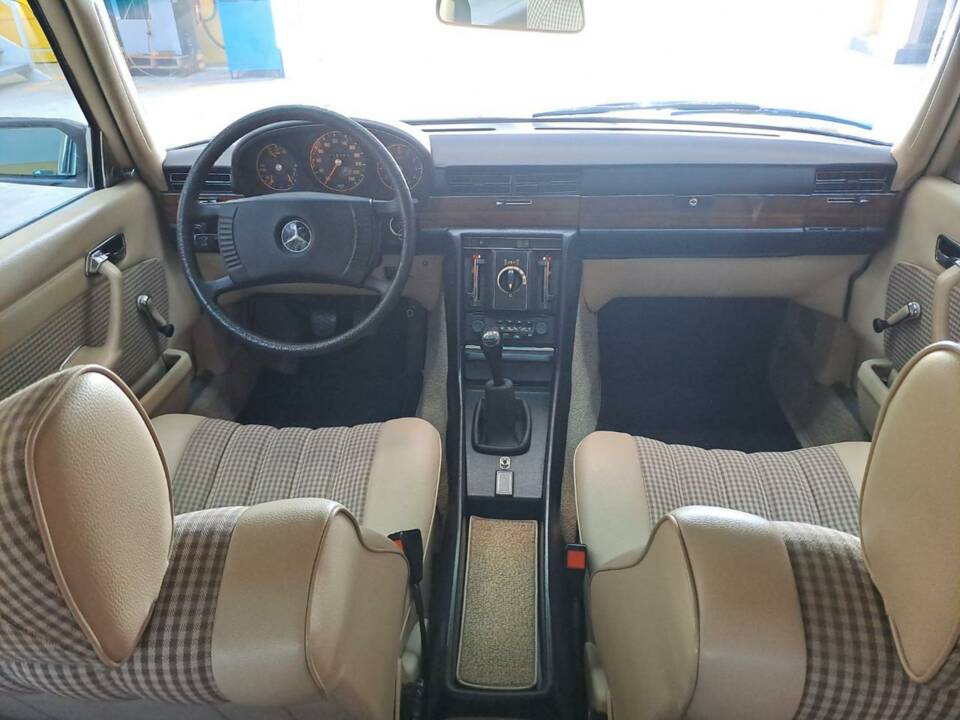 Bild 6/47 von Mercedes-Benz 280 SE (1976)