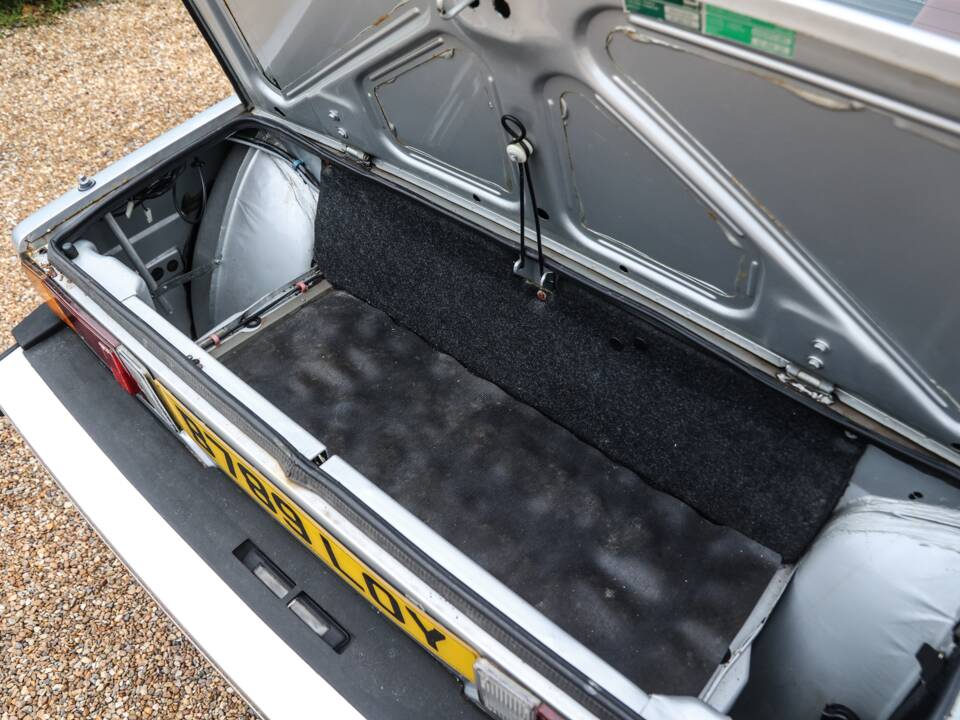 Image 33/50 of FIAT X 1/9 (1984)