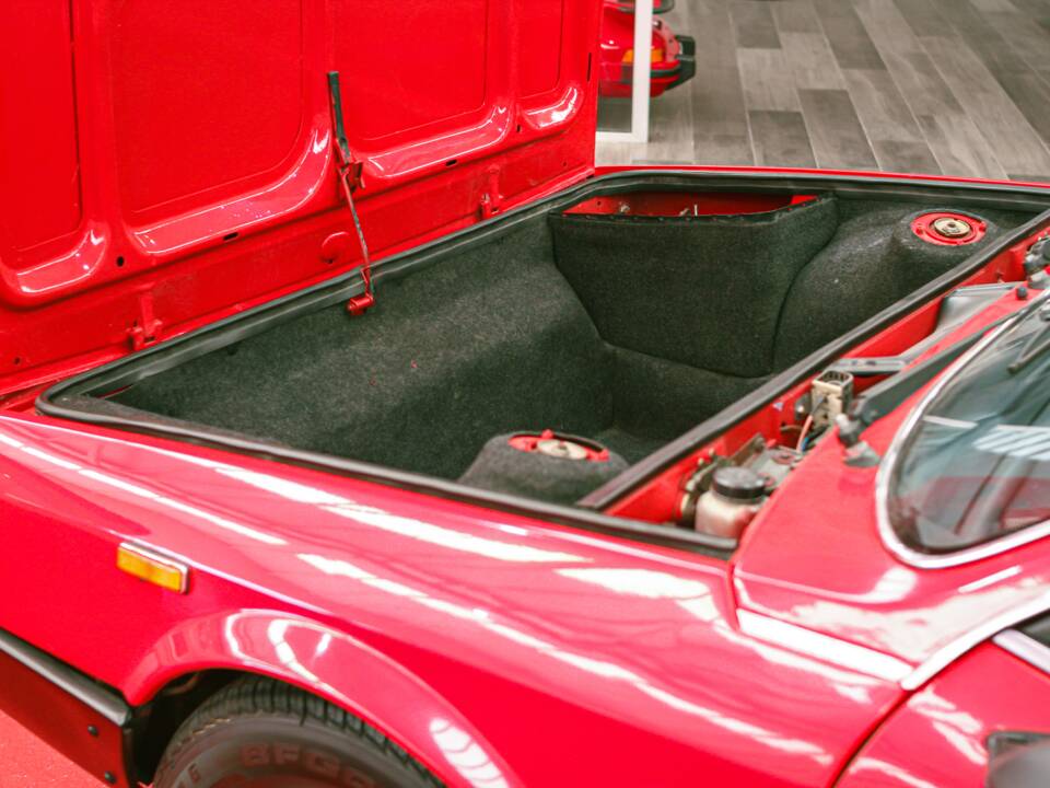 Image 30/39 of Lancia Beta Coupe 2000 i.e. (1982)