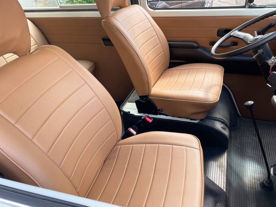 Image 24/73 of Volkswagen T2b Kombi (1978)