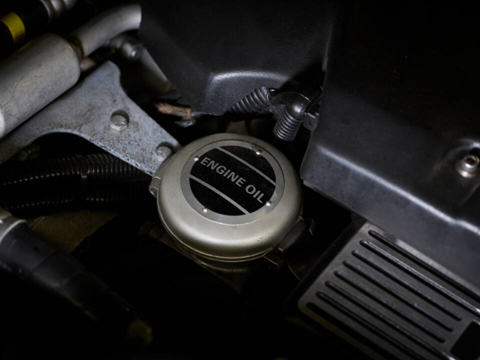 Image 62/77 of Bentley Azure (2001)