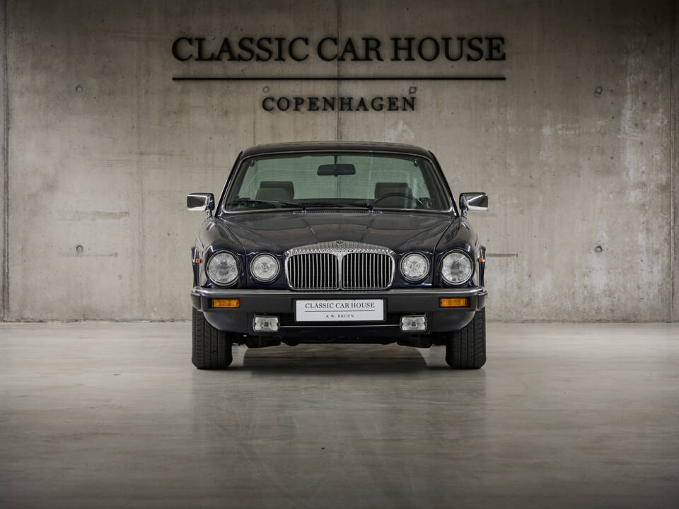 Bild 6/97 von Daimler Double Six (1994)