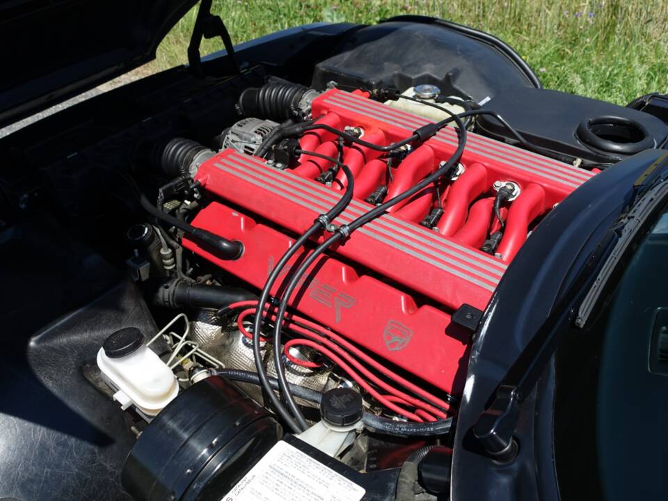 Image 13/35 of Dodge Viper RT/10 (1994)
