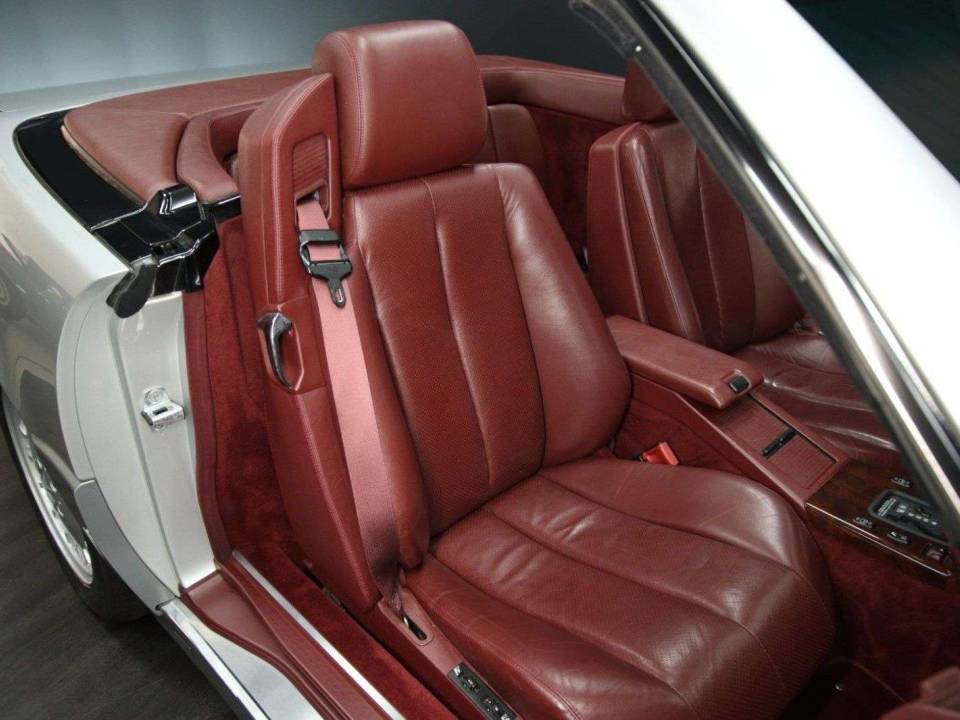 Image 20/30 of Mercedes-Benz 500 SL (1992)