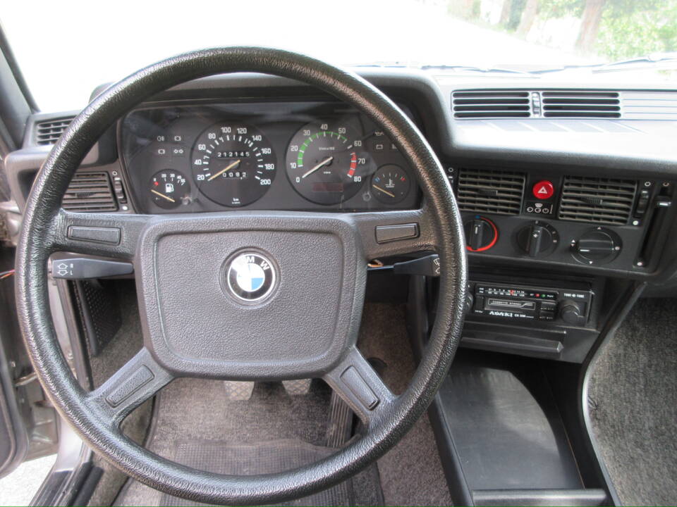 Bild 9/24 von BMW 316 (1981)