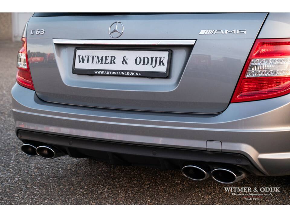 Imagen 20/40 de Mercedes-Benz C 63 AMG T (2009)