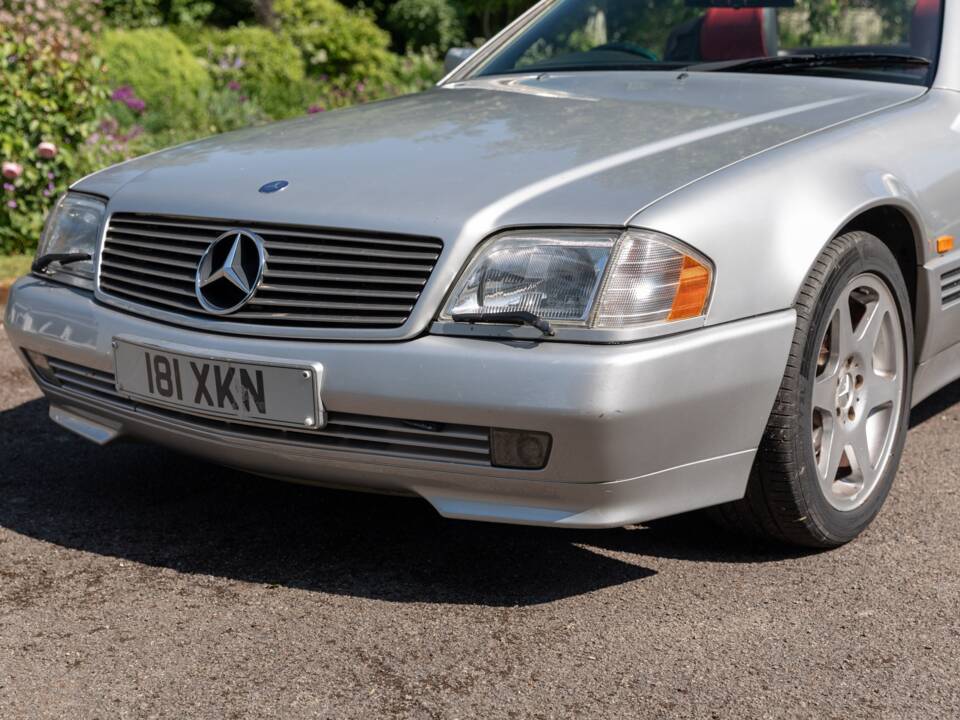 Image 39/50 of Mercedes-Benz SL 320 &quot;Mille Miglia&quot; (1995)