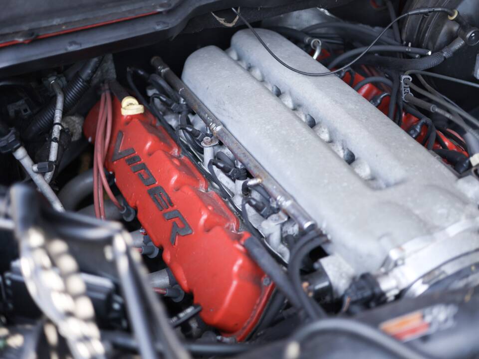 Image 77/82 of Dodge Ram SRT 10 (2005)