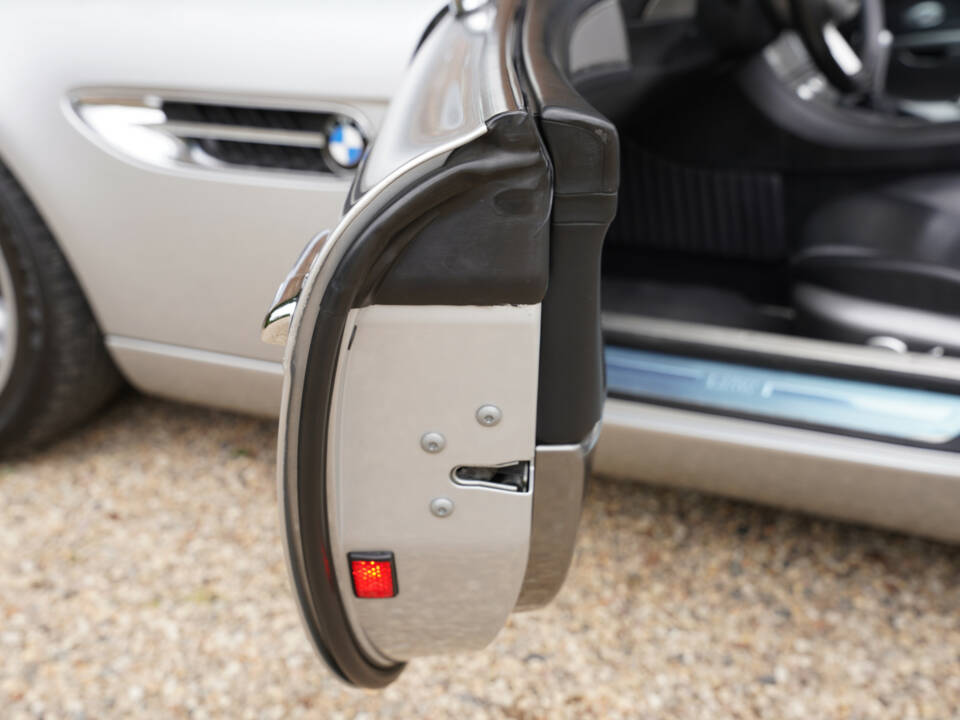 Image 23/50 of BMW Z8 (2000)