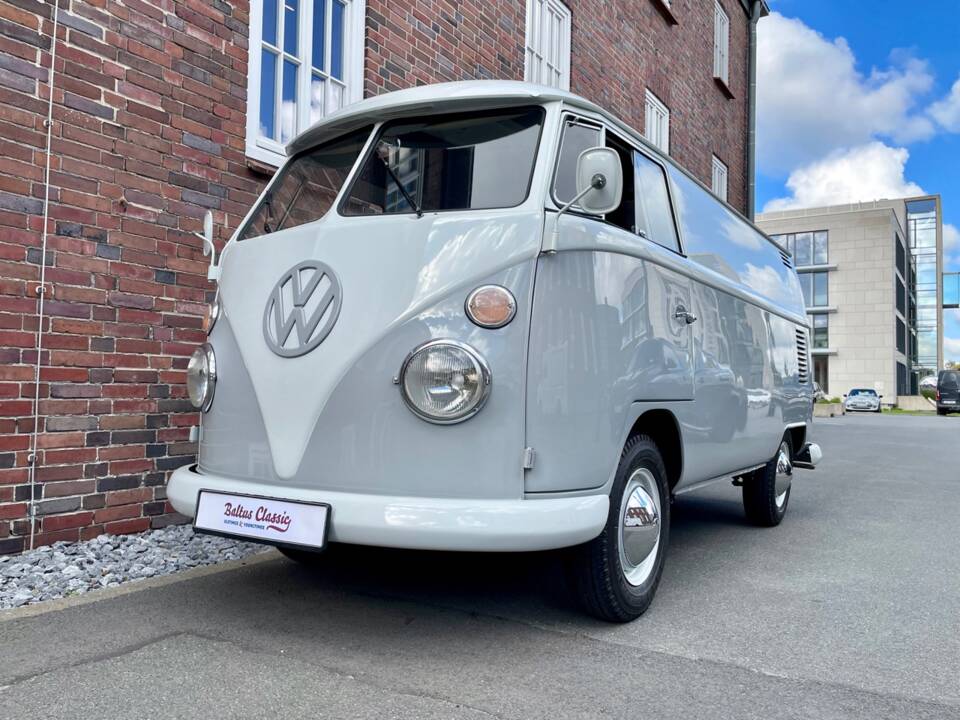 Image 9/20 of Volkswagen T1 panel van (1964)