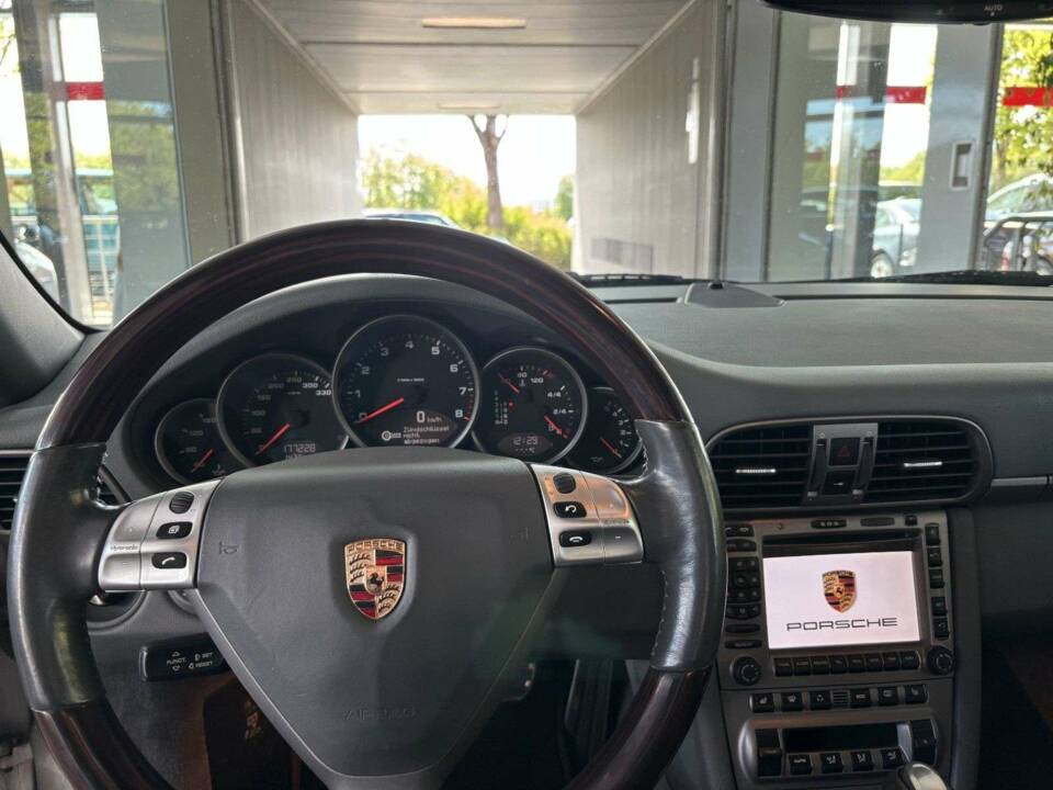 Afbeelding 15/32 van Porsche 911 Carrera (2005)