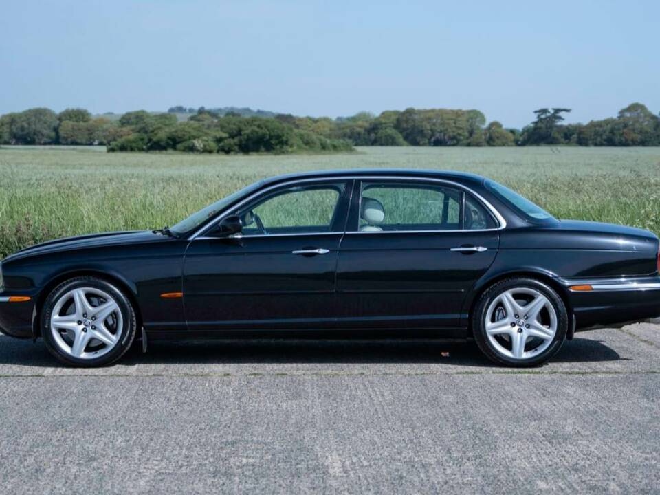Bild 2/9 von Jaguar XJR Super V8 (2004)