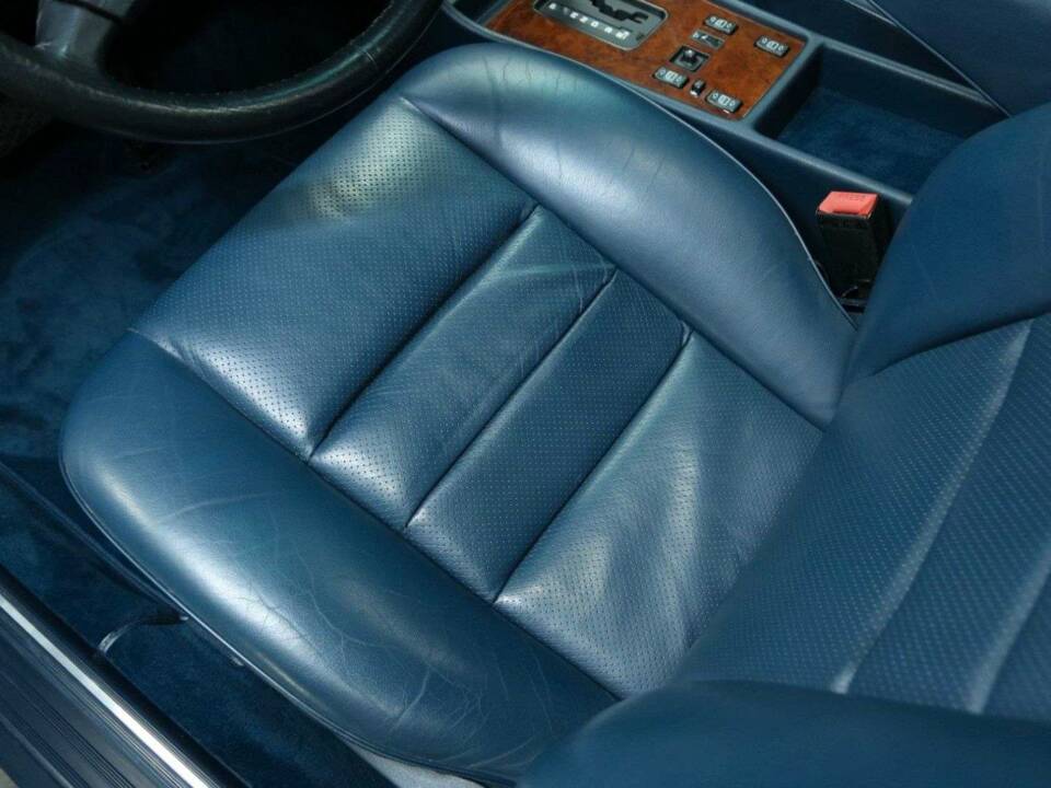 Bild 15/50 von Mercedes-Benz 560 SEC (1988)