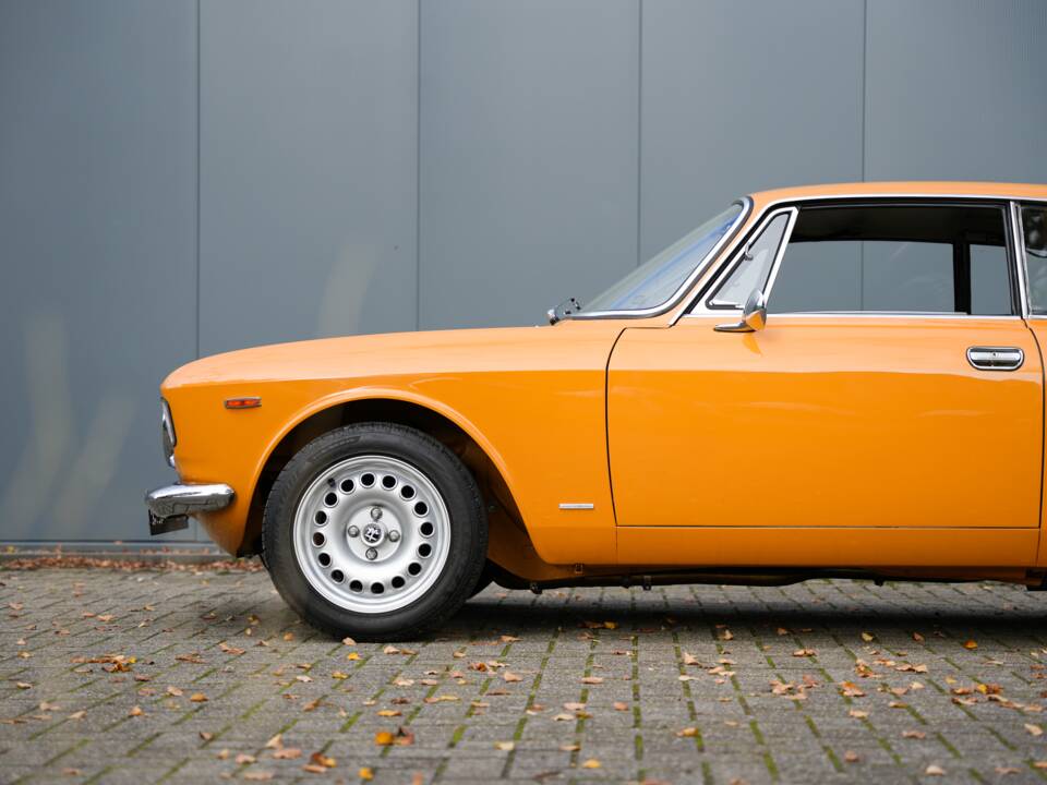 Image 1/38 of Alfa Romeo Giulia GT 1300 Junior (1968)