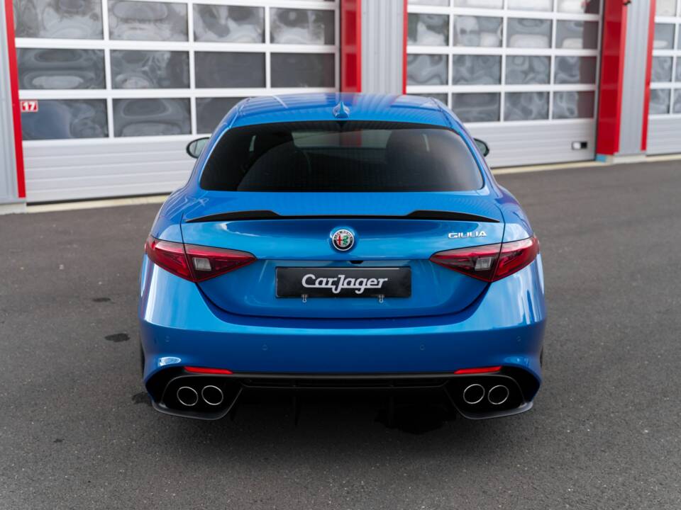 Bild 6/10 von Alfa Romeo Giulia Quadrifoglio (2019)