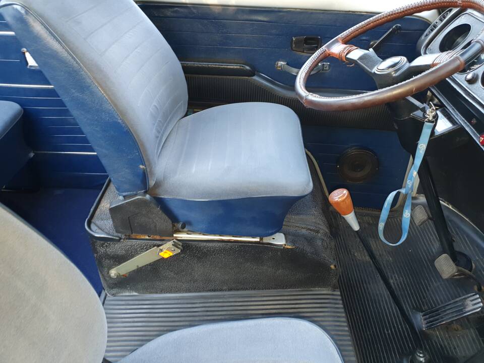 Afbeelding 40/46 van Volkswagen T2b Kombi (1979)