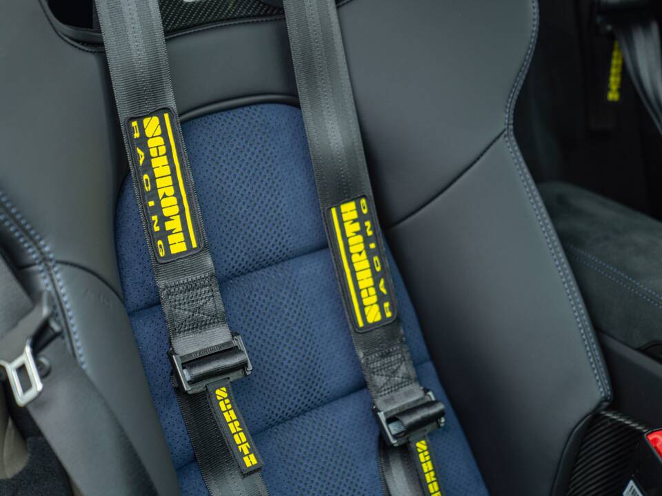 Image 69/100 of Porsche 718 Cayman GT4 RS Weissach (2024)