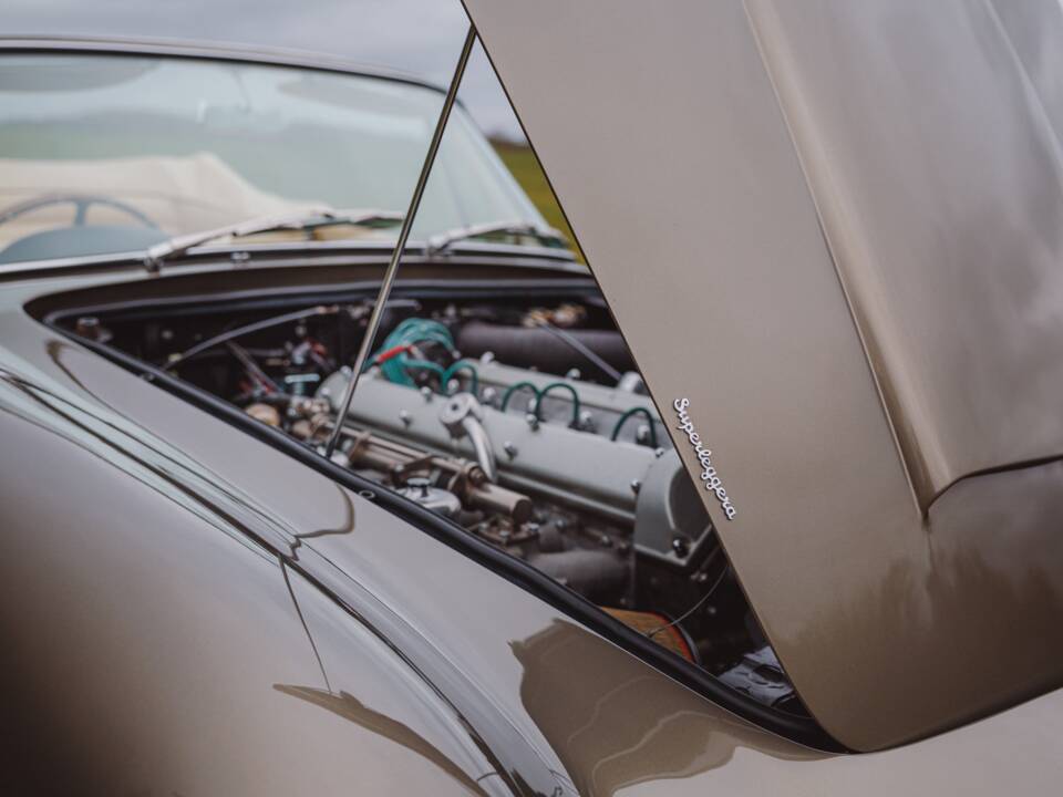 Image 48/99 of Aston Martin DB 6 Volante (1968)