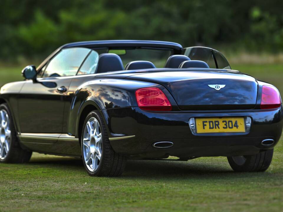 Bild 11/50 von Bentley Continental GTC W12 (2011)