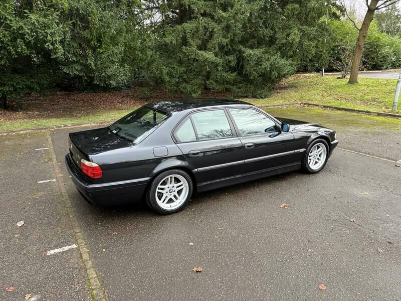 Image 10/50 de BMW 735i (2001)