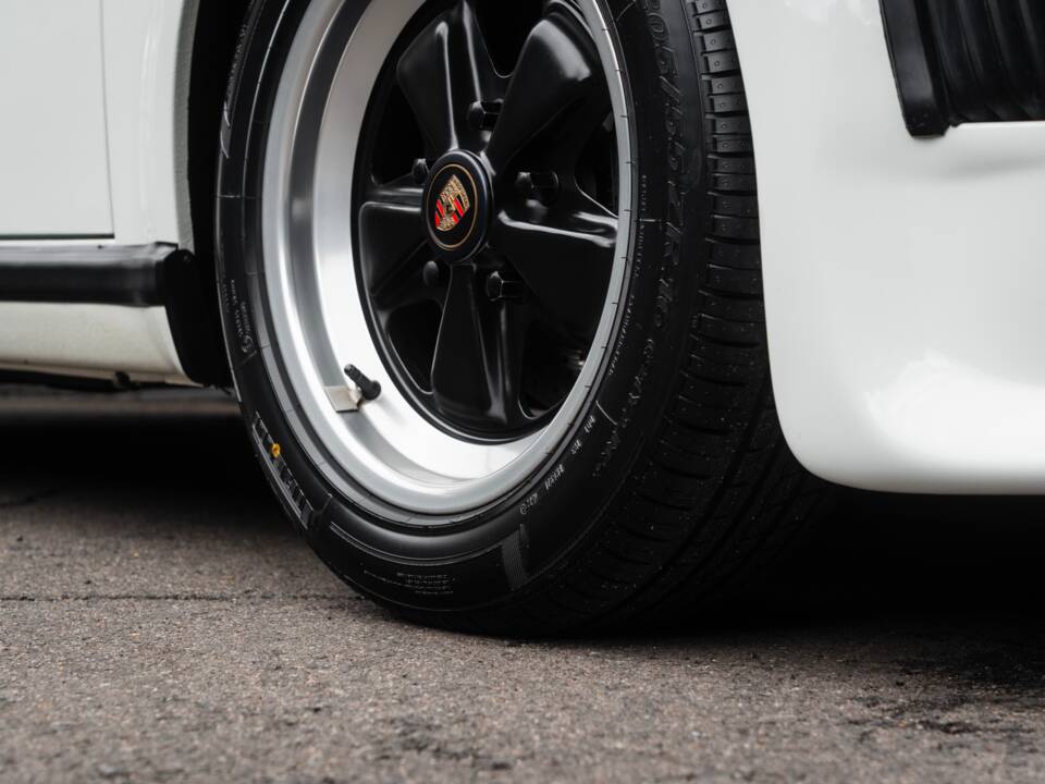Image 44/50 of Porsche 911 Turbo LE (1989)