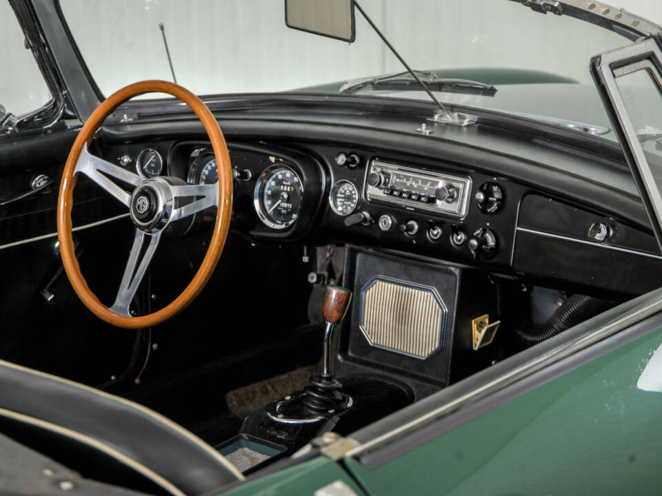 Image 37/50 de MG MGB (1967)