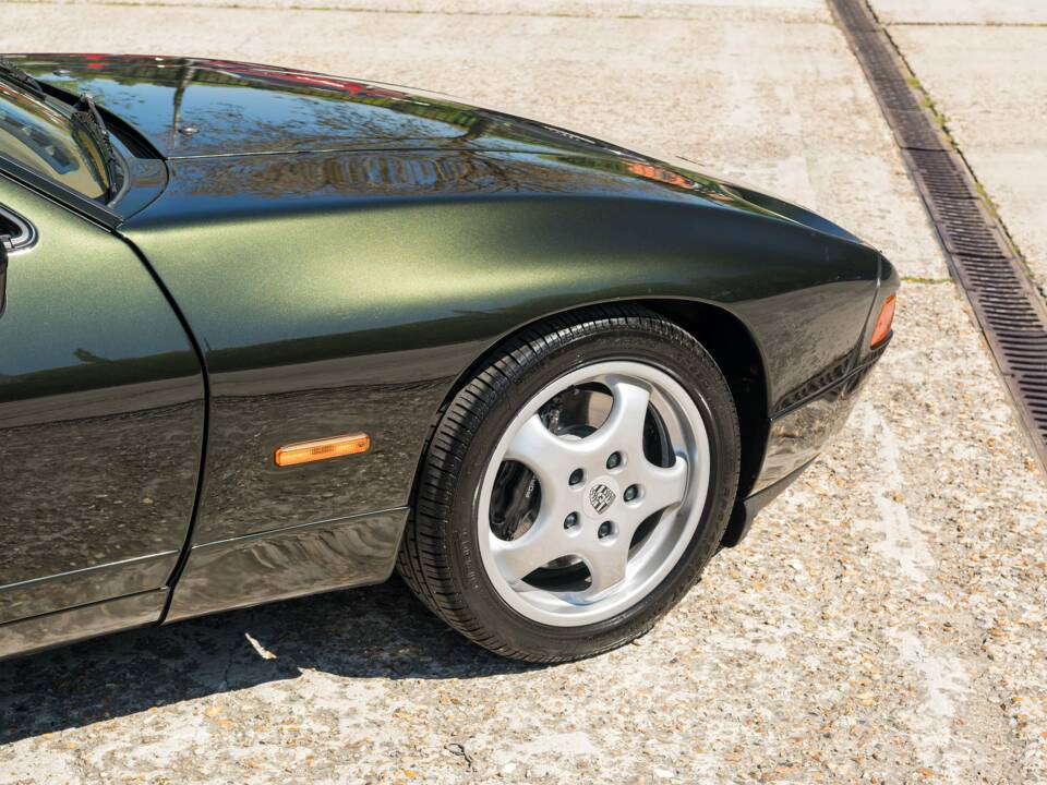 Image 5/30 of Porsche 928 GTS (1993)