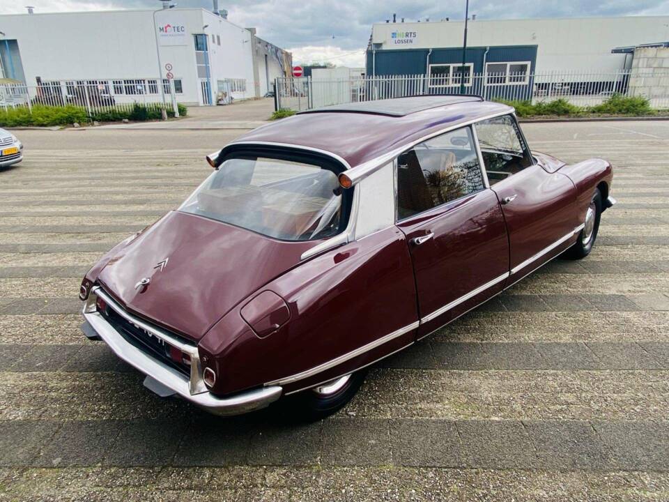 Image 7/50 of Citroën ID 19 (1967)