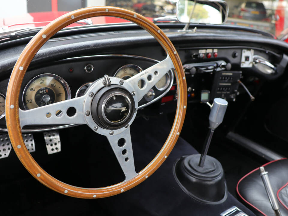 Imagen 25/50 de Austin-Healey 3000 Mk II (BN7) (1961)