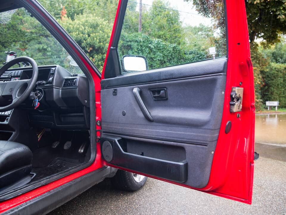 Image 24/50 de Volkswagen Golf III GTI 2.0 (1992)