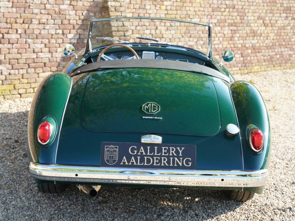 Immagine 6/50 di MG MGA Twin Cam (1959)