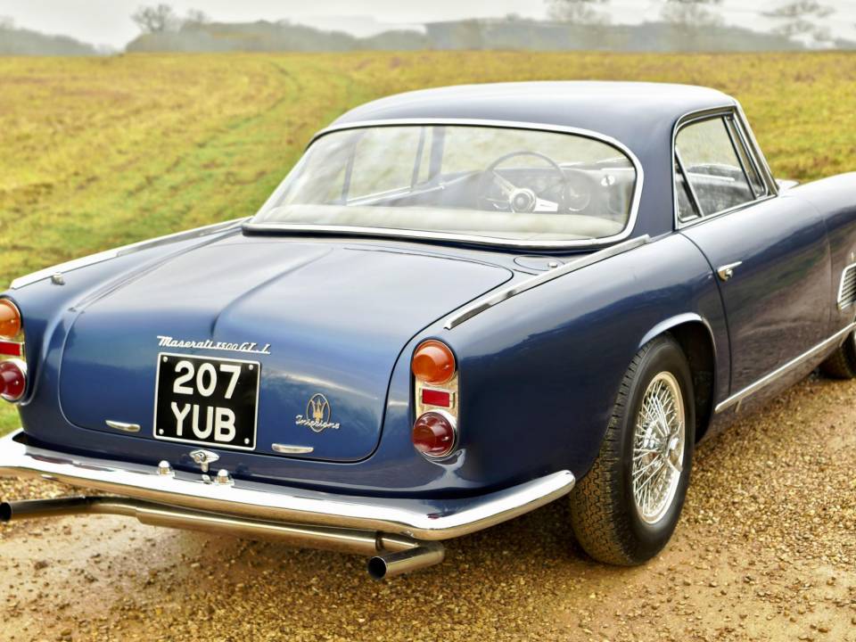 Image 8/50 of Maserati 3500 GTI Touring (1962)