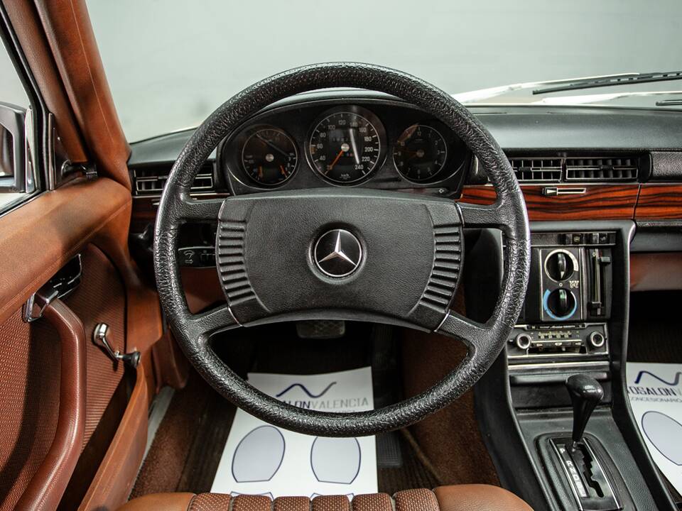 Bild 15/30 von Mercedes-Benz 350 SE (1976)