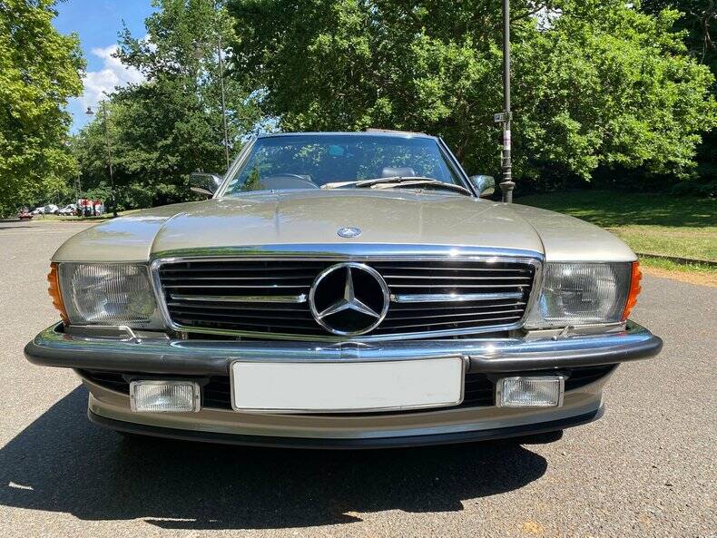 Immagine 13/50 di Mercedes-Benz 420 SL (1989)