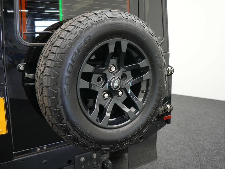Image 25/35 de Land Rover Defender 110 (2007)