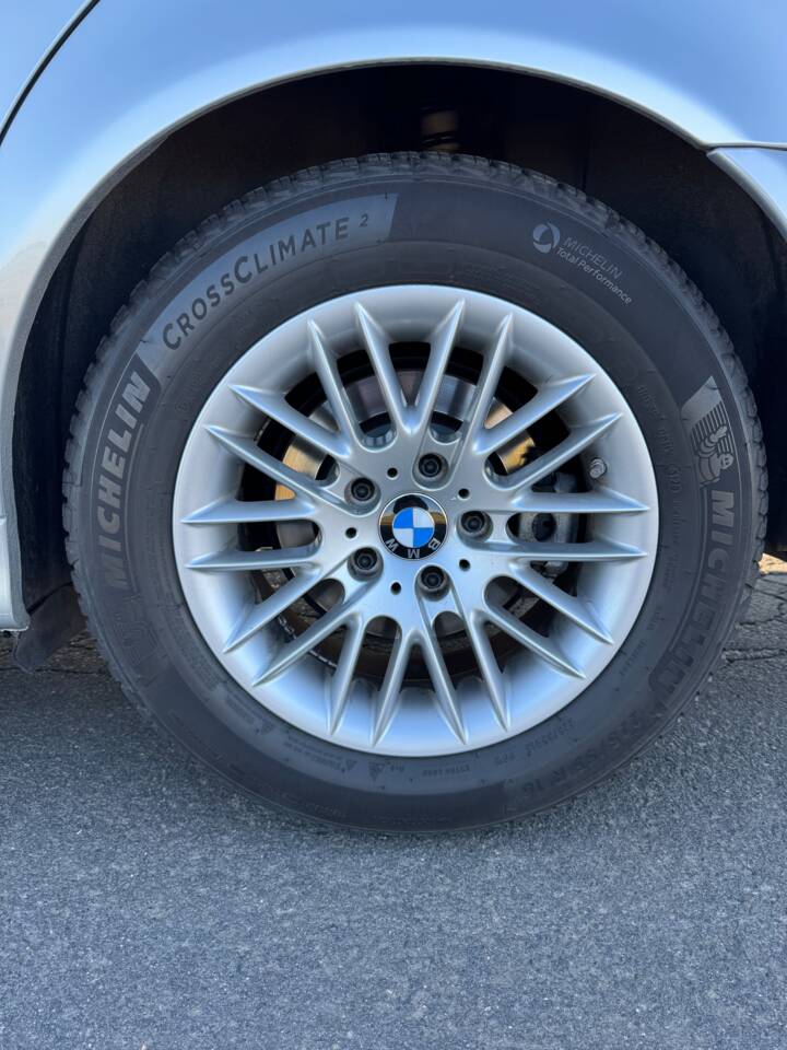 Bild 25/75 von BMW 540i (2001)