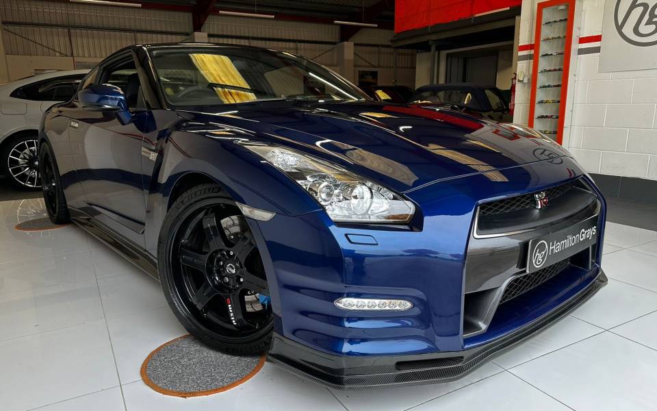 Image 1/45 of Nissan GT-R (2011)