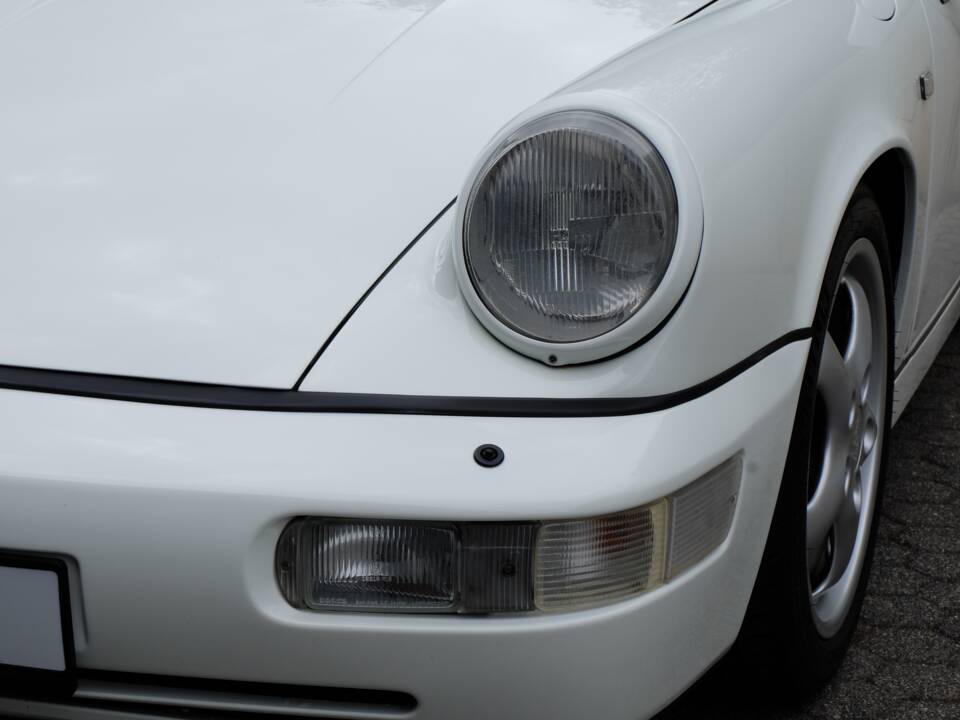 Image 44/60 de Porsche 911 Carrera 2 (1991)