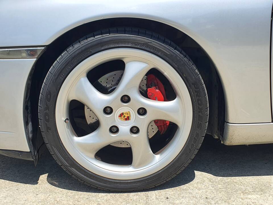 Image 21/31 de Porsche 911 Carrera (2000)