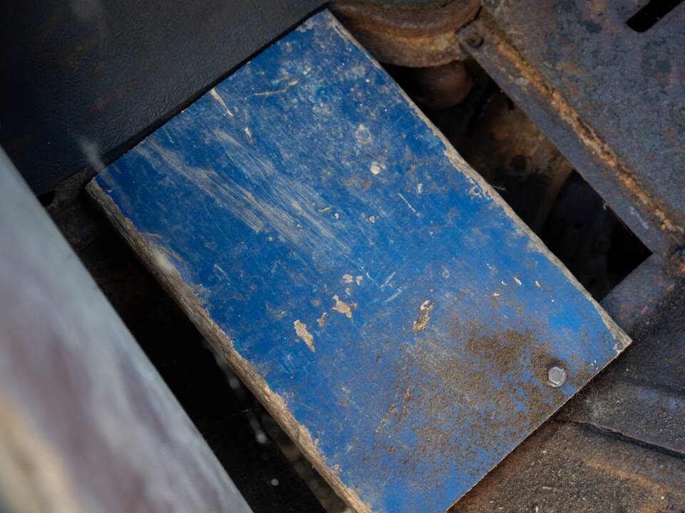 Image 94/134 of Ford V8 (1937)