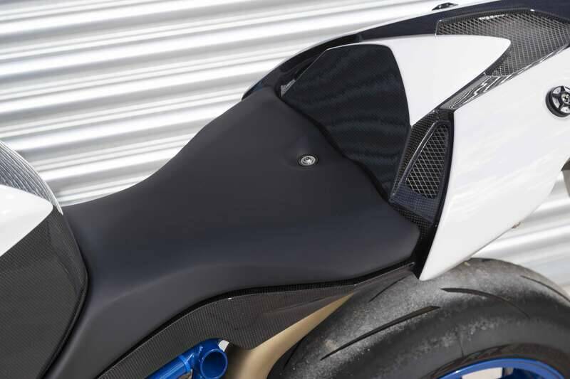 Image 36/47 of BMW HP2 Sport (2010)