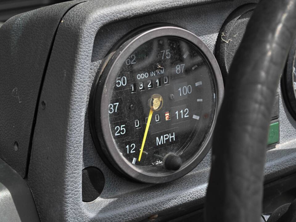 Immagine 26/50 di Mercedes-Benz 240 GD (SWB) (1987)