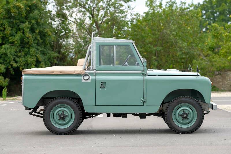 Image 11/50 of Land Rover 88 (1962)