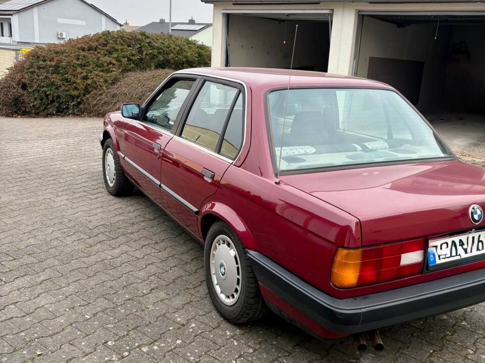 Bild 1/4 von BMW 320i (1987)